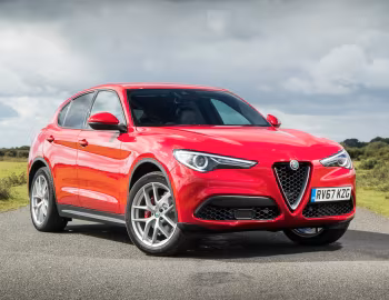 Alfa Romeo Stelvio [UK-spec] (949) '2017–pr.