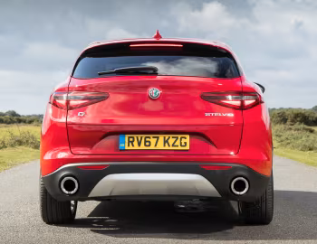 Alfa Romeo Stelvio [UK-spec] (949) '2017–pr.
