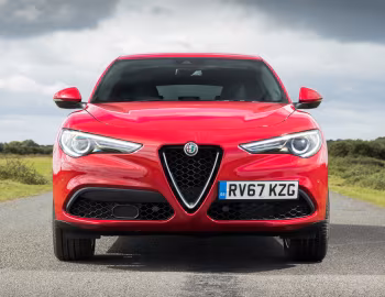 Alfa Romeo Stelvio [UK-spec] (949) '2017–pr.
