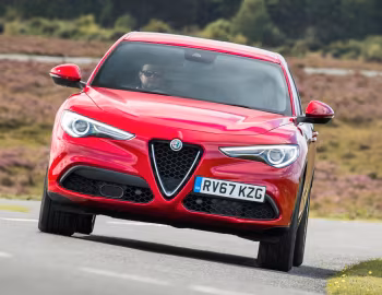 Alfa Romeo Stelvio [UK-spec] (949) '2017–pr.