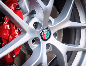 Alfa Romeo Stelvio [UK-spec] (949) '2017–pr.