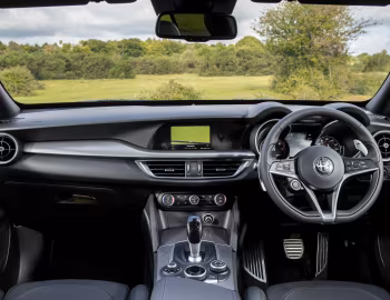 Panneau avant Alfa Romeo Stelvio [UK-spec] (949) '2017–pr.
