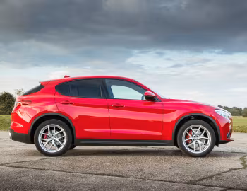 Alfa Romeo Stelvio [UK-spec] (949) '2017–pr.