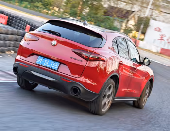 Alfa Romeo Stelvio Black Package [China] (949) '2019–20