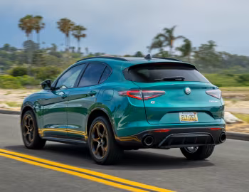 2025 Alfa Romeo Stelvio Intensa [North America] (949) '2025