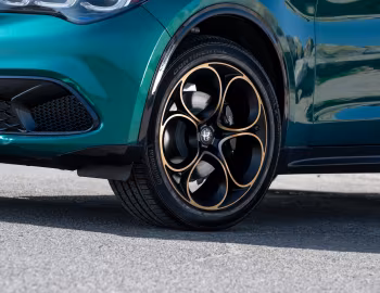 2025 Alfa Romeo Stelvio Intensa [North America] (949) '2025