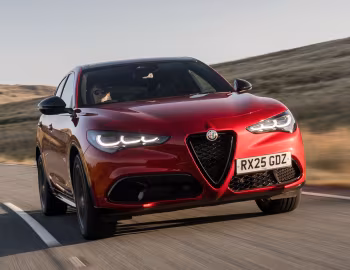 Alfa Romeo Stelvio Intensa [UK-spec] (949) '2025