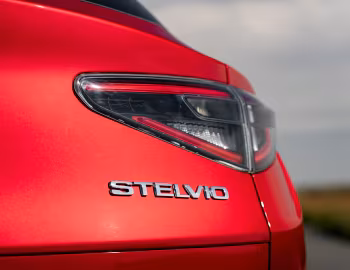 Alfa Romeo Stelvio Intensa [UK-spec] (949) '2025