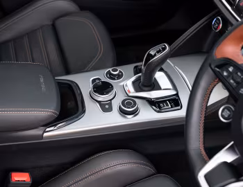 Intérieur Alfa Romeo Stelvio Intensa [UK-spec] (949) '2025