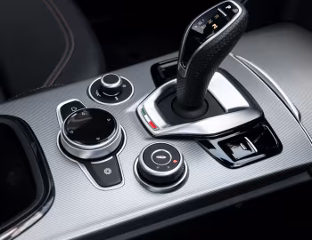 Intérieur Alfa Romeo Stelvio Intensa [UK-spec] (949) '2025