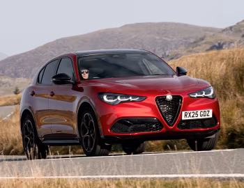Alfa Romeo Stelvio Intensa [UK-spec] (949) '2025