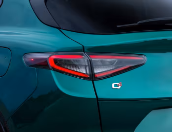 2025 Alfa Romeo Stelvio Intensa [North America] (949) '2025