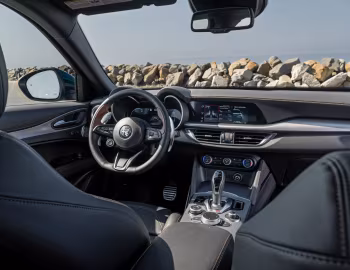 Panneau avant 2025 Alfa Romeo Stelvio Intensa [North America] (949) '2025
