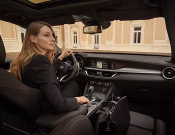 Intérieur Alfa Romeo Stelvio Intensa [Worldwide] (949) '2025