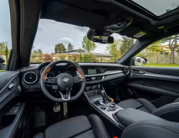 Intérieur Alfa Romeo Stelvio Intensa [Worldwide] (949) '2025