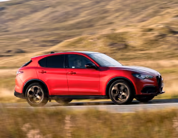 Alfa Romeo Stelvio Intensa [UK-spec] (949) '2025