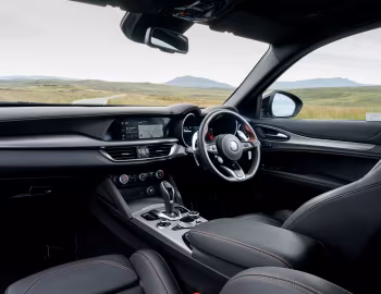 Intérieur Alfa Romeo Stelvio Intensa [UK-spec] (949) '2025