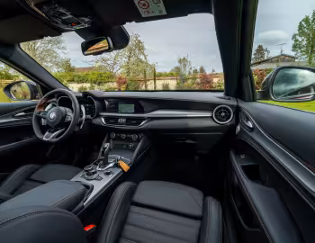 Intérieur Alfa Romeo Stelvio Intensa [Worldwide] (949) '2025