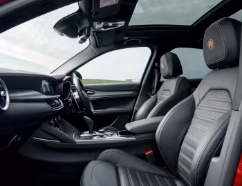 Intérieur Alfa Romeo Stelvio Intensa [UK-spec] (949) '2025