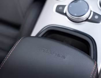 Intérieur Alfa Romeo Stelvio Intensa [UK-spec] (949) '2025