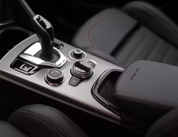 Intérieur Alfa Romeo Stelvio Intensa [Worldwide] (949) '2025