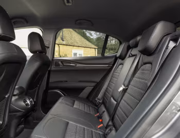 Intérieur Alfa Romeo Stelvio Nero Edizione [UK-spec] (949) '2018–19