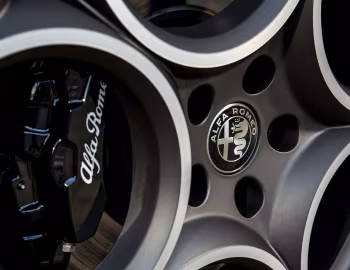 Alfa Romeo Stelvio Nero Edizione [UK-spec] (949) '2018–19