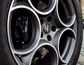 Alfa Romeo Stelvio Nero Edizione [UK-spec] (949) '2018–19