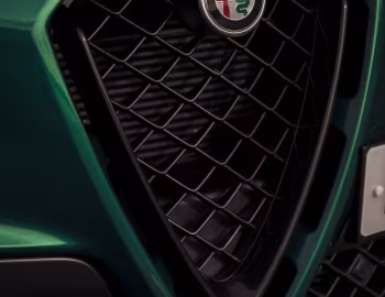 Logo Alfa Romeo Stelvio Quadrifoglio [UK-spec] (949) '2023–25