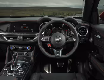 Panneau avant Alfa Romeo Stelvio Quadrifoglio [UK-spec] (949) '2020–23