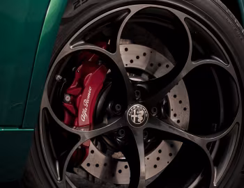Alfa Romeo Stelvio Quadrifoglio [UK-spec] (949) '2023–25