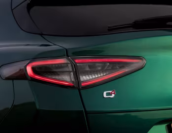 Alfa Romeo Stelvio Quadrifoglio [UK-spec] (949) '2023–25