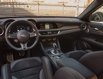 Intérieur Alfa Romeo Stelvio Quadrifoglio 100° Anniversario (949) '2023