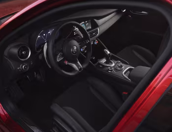 Intérieur Alfa Romeo Giulia Quadrifoglio Collezione (952) '2026