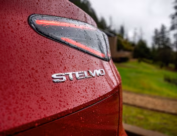 2024–pr. Alfa Romeo Stelvio Veloce [North America] (949) '2023–pr.