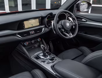 Intérieur Alfa Romeo Stelvio Veloce [South Africa] (949) '2023–pr.