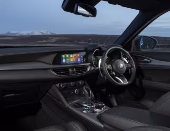 Intérieur Alfa Romeo Stelvio Veloce [UK-spec] (949) '2023–pr.