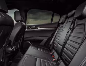 Intérieur Alfa Romeo Stelvio Veloce [UK-spec] (949) '2020–23