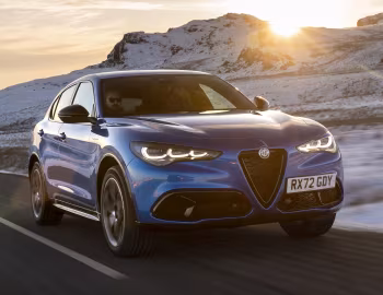 Alfa Romeo Stelvio Veloce [UK-spec] (949) '2023–pr.