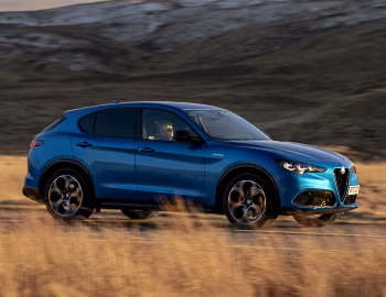 Alfa Romeo Stelvio Veloce [UK-spec] (949) '2023–pr.