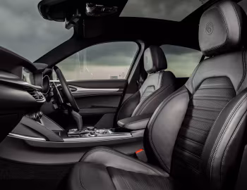 Intérieur Alfa Romeo Stelvio Veloce [UK-spec] (949) '2020–23
