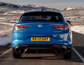 Alfa Romeo Stelvio Veloce [UK-spec] (949) '2023–pr.