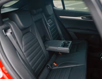 Intérieur Alfa Romeo Stelvio Veloce [Japan] (949) '2023–pr.