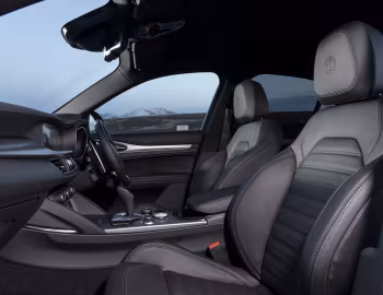 Intérieur Alfa Romeo Stelvio Veloce [UK-spec] (949) '2023–pr.