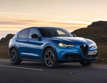 Alfa Romeo Stelvio Veloce [UK-spec] (949) '2023–pr.