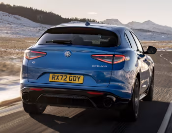 Alfa Romeo Stelvio Veloce [UK-spec] (949) '2023–pr.