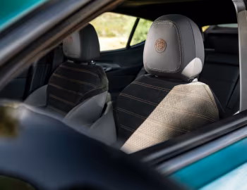 Intérieur 2025 Alfa Romeo Tonale Intensa [North America] (965) '2025