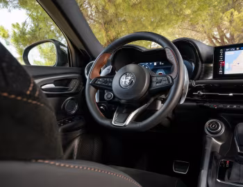 Intérieur 2025 Alfa Romeo Tonale Intensa [North America] (965) '2025