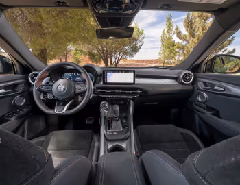 Intérieur 2025 Alfa Romeo Tonale Intensa [North America] (965) '2025