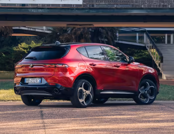 Alfa Romeo Tonale Ibrida Plug-In Q4 Edizione Milano Cortina 2026 [Italy] (965) '2025–26